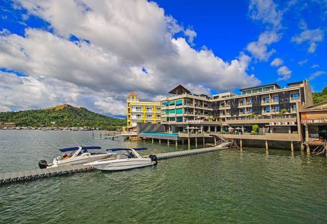 Two Seasons Coron Bayside Hotel Image