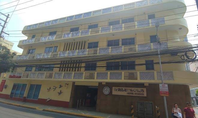 Friedenshaus hotel school