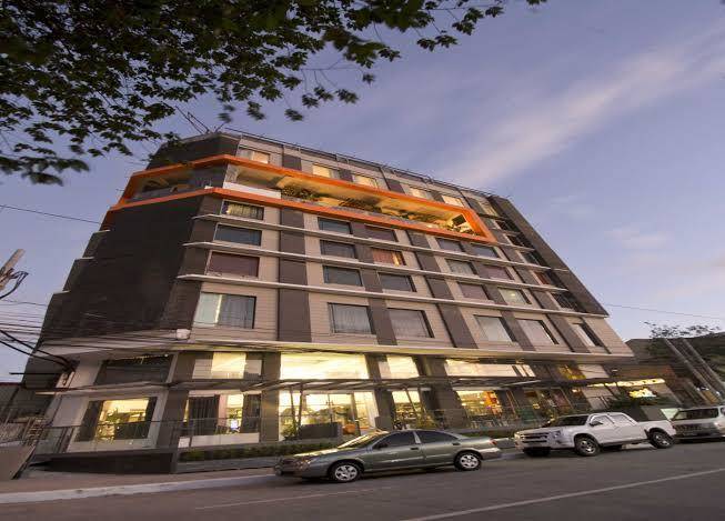 Hive Hotel & Convention Place Affordable Best Value Hotel In Qc Image