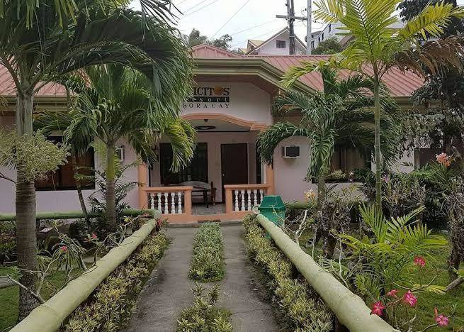 Ilicito's resort boracay