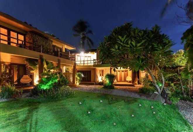 Reef retreat resort