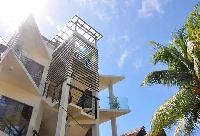 White coral hotel