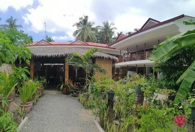 Sol y mar beach resort siargao