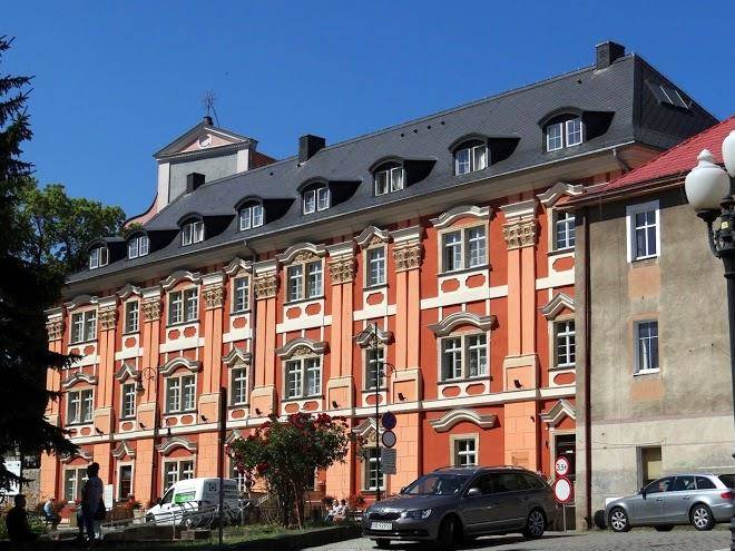 Dlugi dom