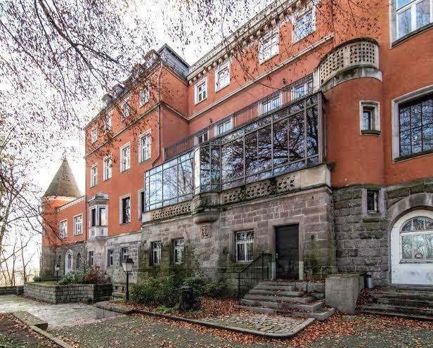 Paulinum palace