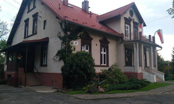 Dworek szkolne schronisko mlodziezowe
