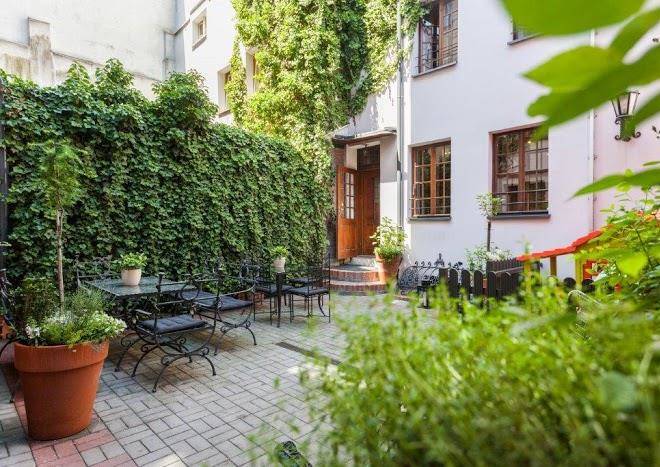 Hotel czarna roza