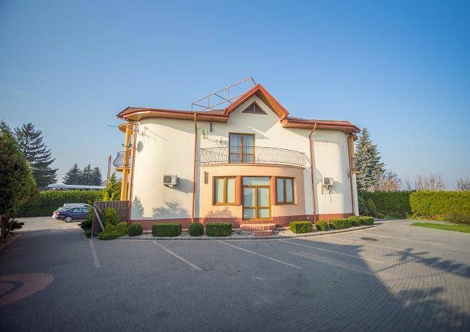 Pod Swierkami Hotel Restauracja Image