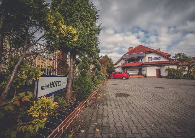 Mini Hotel Zajazd Pokoje Goscinne Katarzyna Macur Image
