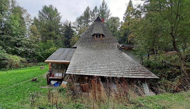 Pttk shelter on magura malastowska
