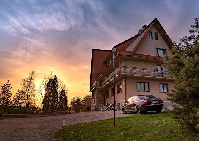 Dom nad jeziorem hubka