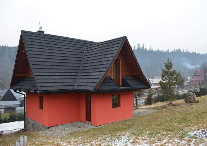 Cyrwony domek