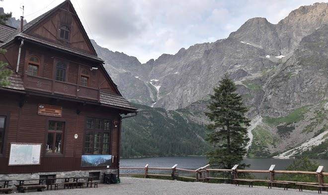 Pttk morskie oko mountain hut