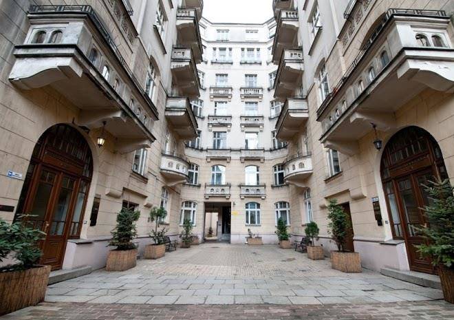 Art Nouveau Centre Image