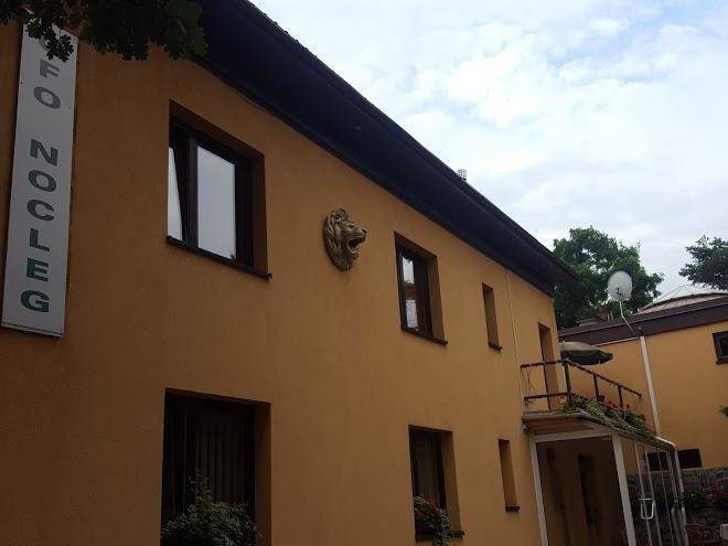 Ufo center hotelik pokoje noclegi