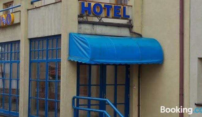 Hotel restaurant domino