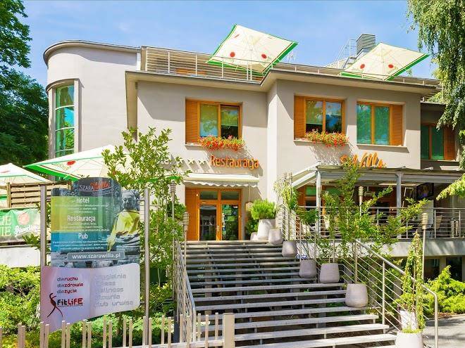 Hotel szara willa
