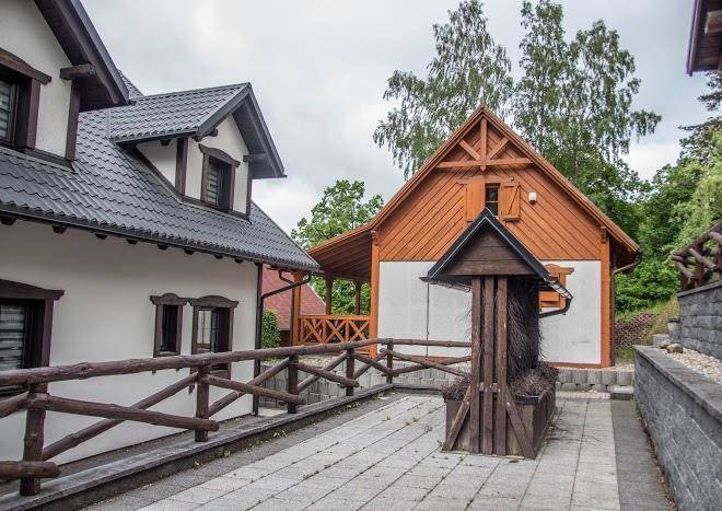 Zajazd nad stawem w grabowku