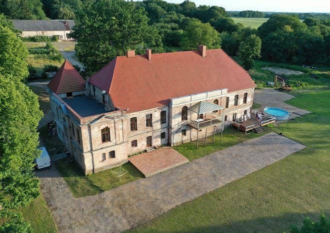 Palac Wielka Wies Image