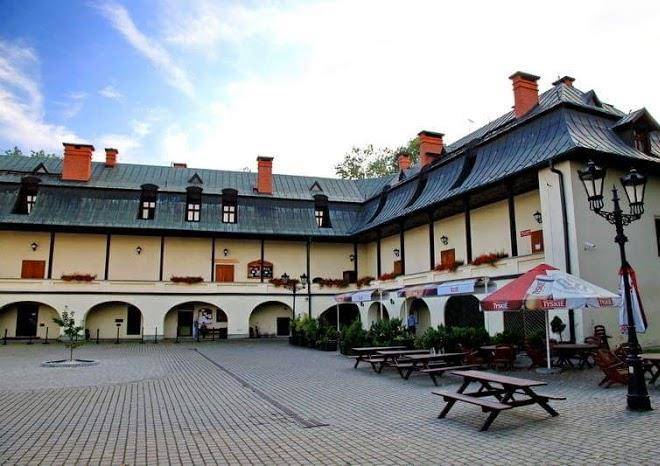 Gosciniec zamkowy hotel restauracja sauna