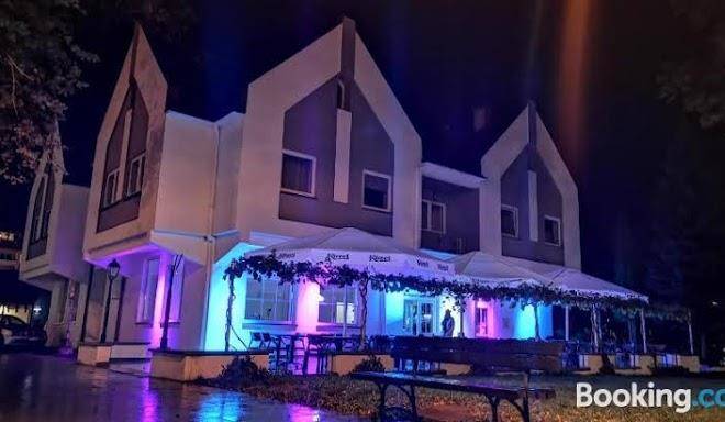 Parkova restauracja i pokoje