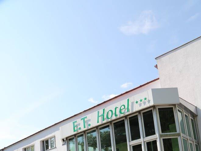 E t hotel