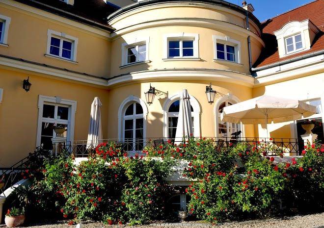 Palac Bugaj Restauracja Hotel Image