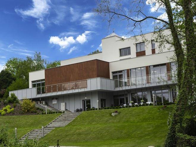 Wielspin puszczykowo noclegi restauracja