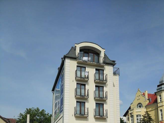 D n center