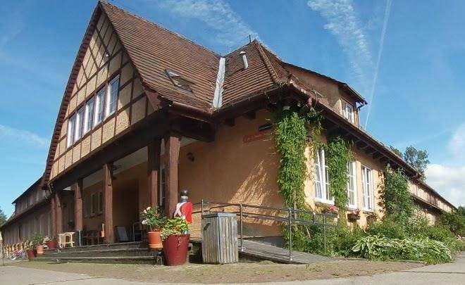 Zolty dworek wczasy rodzinne nad morzem