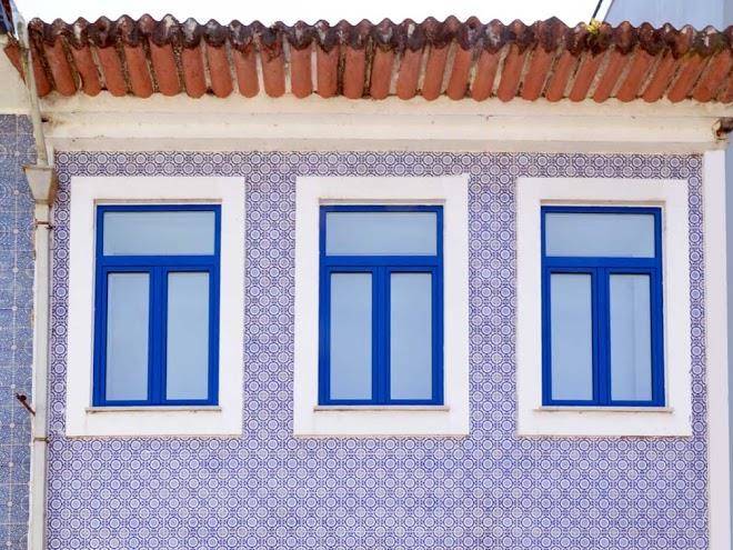 A lodge in blue