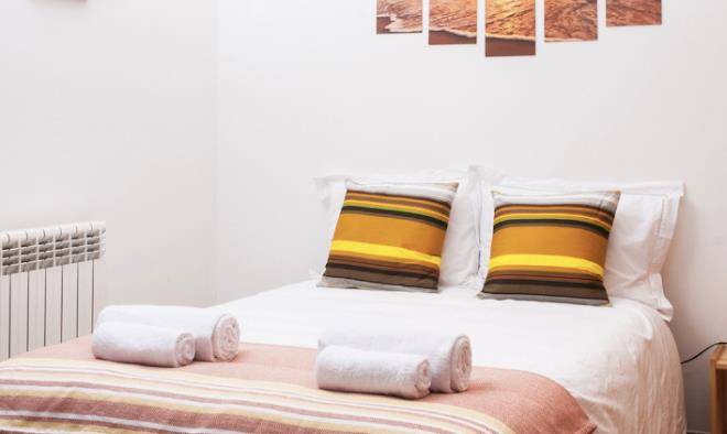 Hike & surf lodge surfmilfontes accommodation