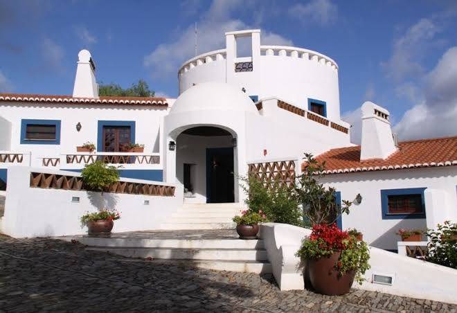 Horta da moura hotel