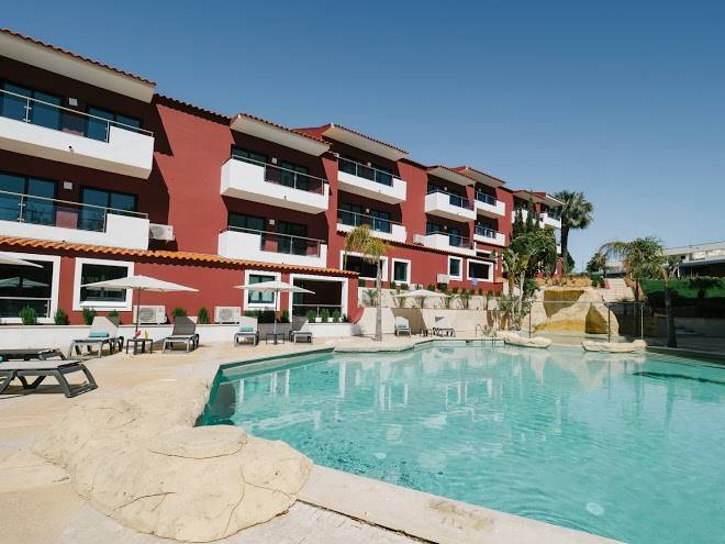 Topaz vibe Beach Hotel & Apartments