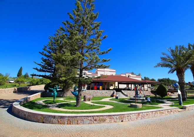 Quinta Dos Vales Wine Estate Image