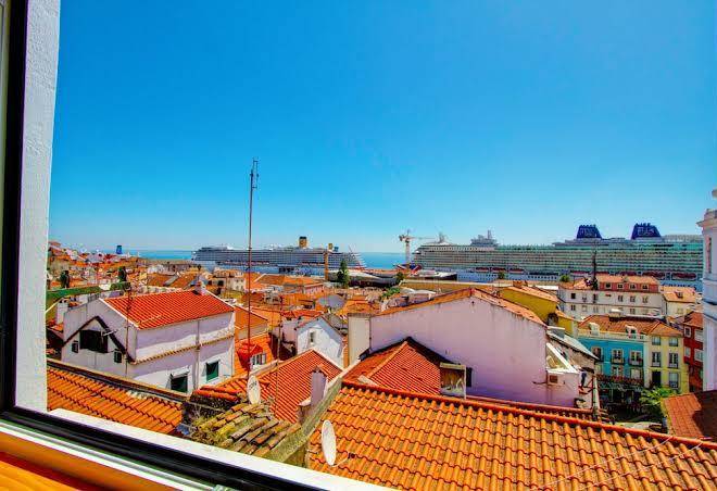 Alfama studio with amazing views of river tejo