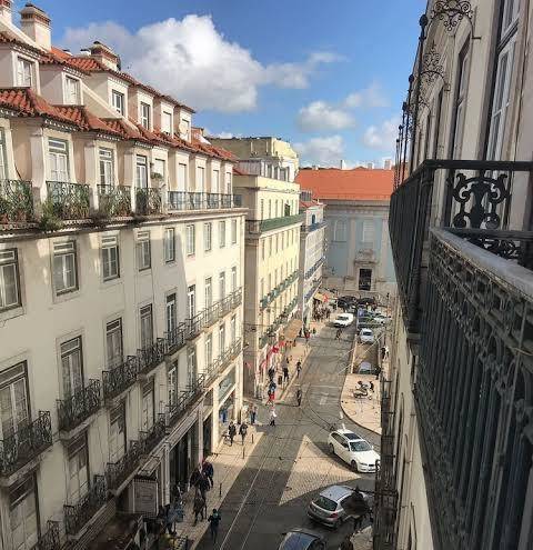 Happy chiado