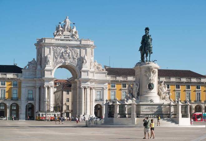 Hot lisbon mouraria