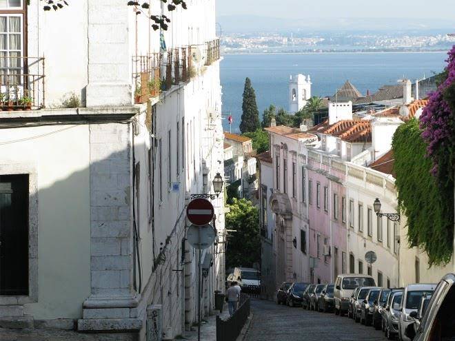Johnies place lisbon