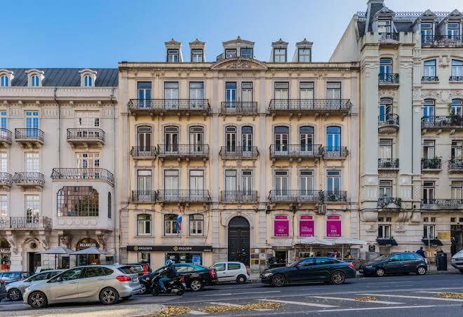 Lisbon boulevard