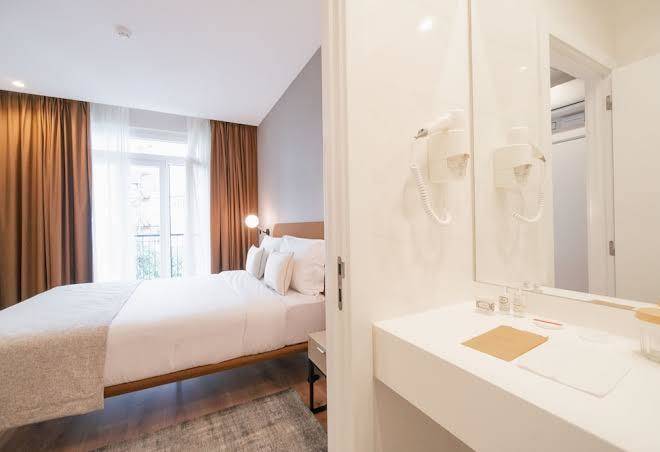 The optimistic hotel