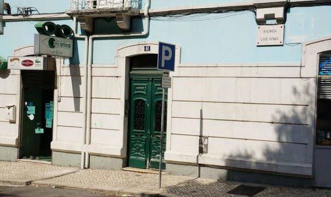 White and grey lisbon