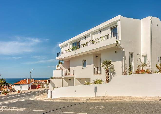 Selina boavista ericeira & surf school