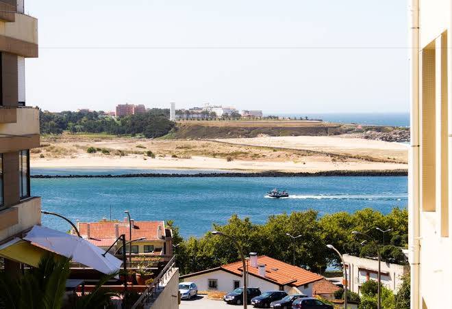 Liiiving in porto sea & river view