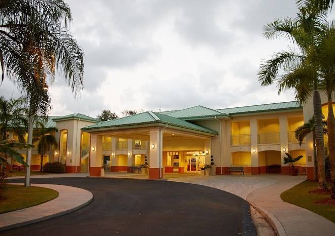 Holiday inn express el caney lodge