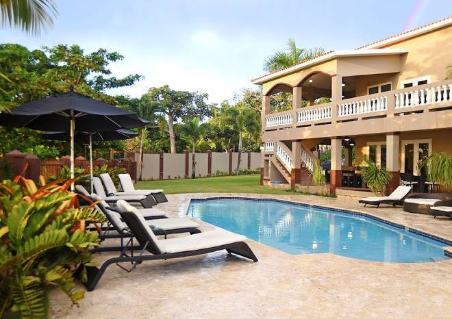 Maria's Luxury Villa Image