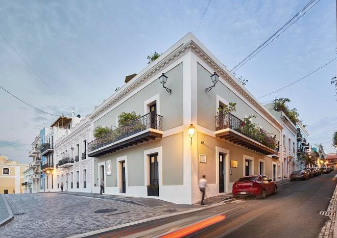 Decanter Hotel Image