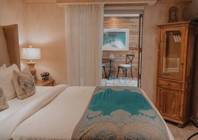 O Live Boutique Hotel Image