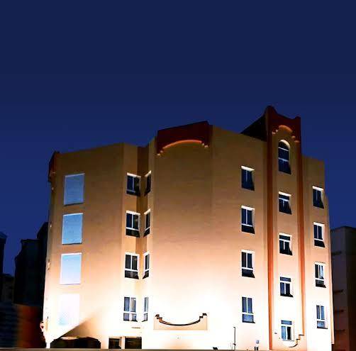 Emerald Suites Image