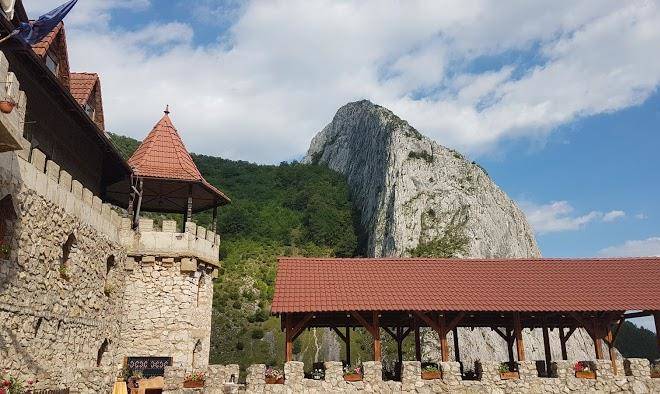 Castelul templul cavalerilor